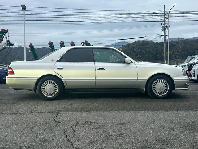 クラウン ロイヤルツーリング（3枚目）