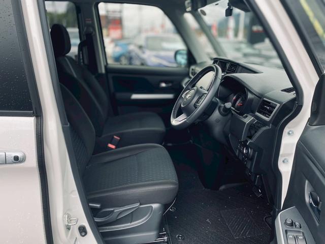 ルーミー カスタムＧ　純正９インチディスプレイオーディオ／パノラミックビューモニター／スマートアシスト／両側電動スライドドア／電子パーキングブレーキ／フルセグＴＶ／ワンオーナー／ＥＴＣ／スペアキー／ヘッドライトＬＥＤ（33枚目）