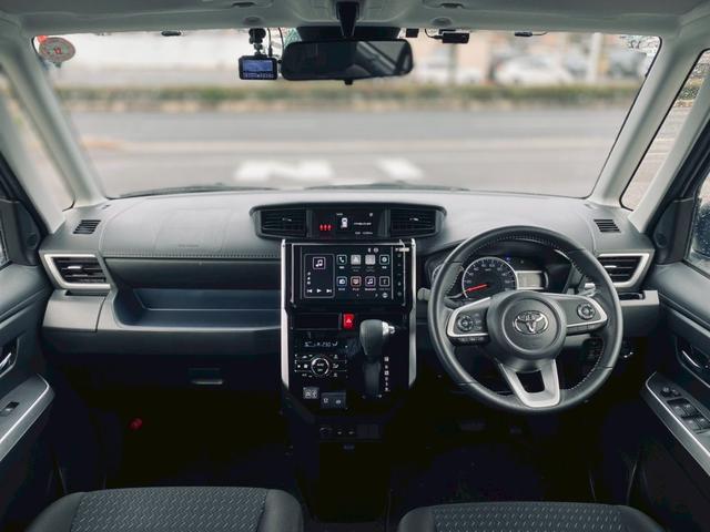 ルーミー カスタムＧ　純正９インチディスプレイオーディオ／パノラミックビューモニター／スマートアシスト／両側電動スライドドア／電子パーキングブレーキ／フルセグＴＶ／ワンオーナー／ＥＴＣ／スペアキー／ヘッドライトＬＥＤ（43枚目）