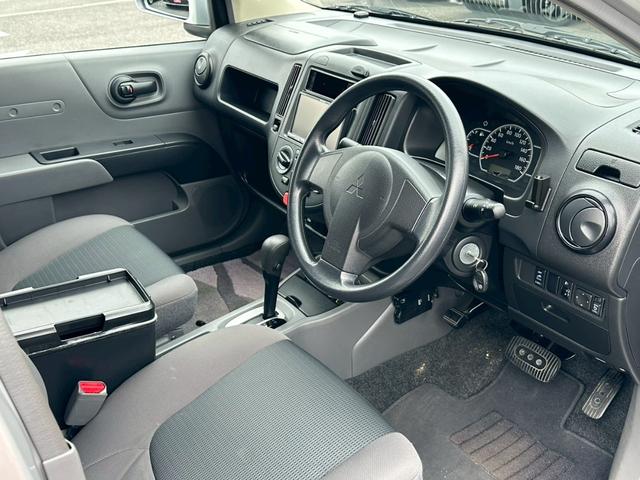 ランサーカーゴ １５Ｍ　※デュアルエアバッグ・ＡＢＳ・ＥＴＣ・社外ＨＩＤヘッドライト・社外ナビ・フルセグＴＶ・ヘッドライトレベライザー（6枚目）