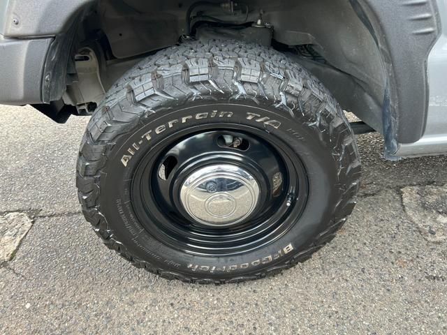 ジムニー XC 社外ナビ・フルセグTV(走行中OK)・Bカメラ・Bluetooth接続・DVD再生・LEDヘッドライト・LEDフォグ・社外16インチホイール・クルーズコントロール・シートヒーター・背面タイヤあり!!(16枚目)