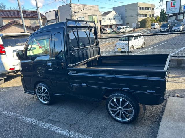 ハイゼットトラック ジャンボエクストラ　社外ナビ・バックカメラ・ＬＥＤヘッドライト・ＬＥＤフォグランプ・社外エアロ・社外１６インチホイール・社外テールランプ・メッキパーツ・ドレイブレコーダー・レーダー・ＥＴＣ・電格ミラー！！（7枚目）