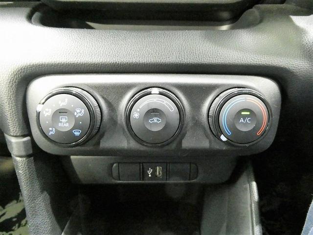 X 禁煙車 ディスプレイオーディオ トヨタセーフティセンス バックカメラ スマートキー 盗難防止システム アイドリングストップ 電動格納ミラー Bluetooth再生 ドアバイザー プライバシーガラス(10枚目)