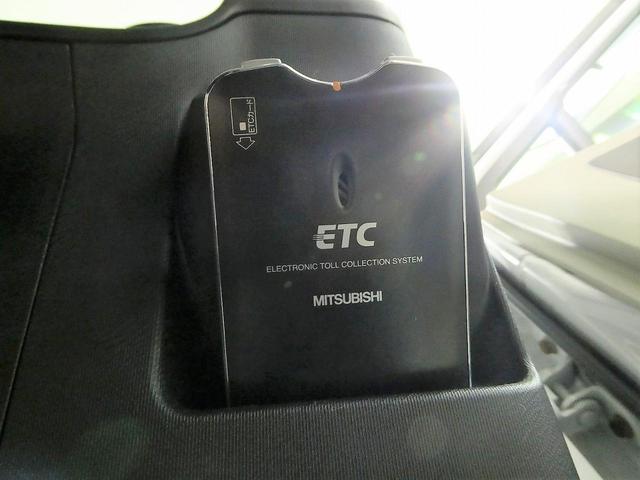 G 禁煙車 SDナビ フルセグTV バックカメラ スマートキー 盗難防止システム オートライト LEDヘッドライト ドライブレコーダー 電動格納ミラー ドアバイザー プライバシーガラス(9枚目)