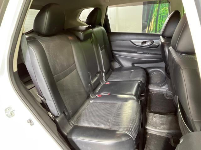 20X エマージェンシーブレーキパッケージ 禁煙車 7人乗 4WD 運転席助手席シートヒーター LEDヘッドライト SDナビ フルセグ Bluetooth再生 DVD再生 後席モニター ドゥアルエアコン バックカメラ 電動格納ミラー(10枚目)