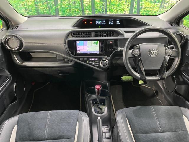 アクア G G’s バックカメラ 衝突被害軽減システム ハーフレザーシート ドラレコ LEDヘッド ビルトインETC オートライト オートエアコン 純正17インチアルミ Bluetooth CD DVD再生 フルセグ(2枚目)