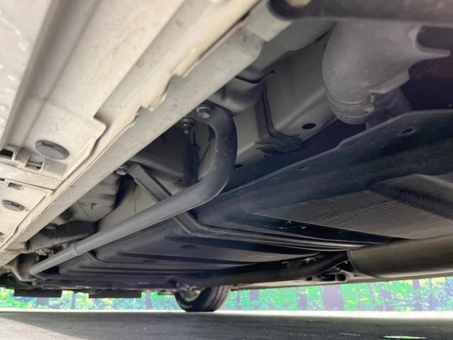 ヴォクシー ハイブリッドV 後席モニター バックカメラ 衝突被害軽減システム スマートキー LEDヘッド ビルトインETC クルコン オートライト デュアルエアコン Bluetooth CD DVD再生 フルセグ LEDフォグ(22枚目)