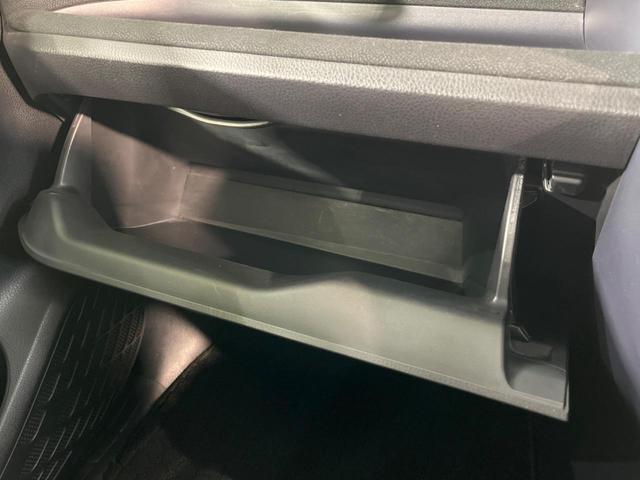 ヴォクシー ハイブリッドV 後席モニター バックカメラ 衝突被害軽減システム スマートキー LEDヘッド ビルトインETC クルコン オートライト デュアルエアコン Bluetooth CD DVD再生 フルセグ LEDフォグ(48枚目)