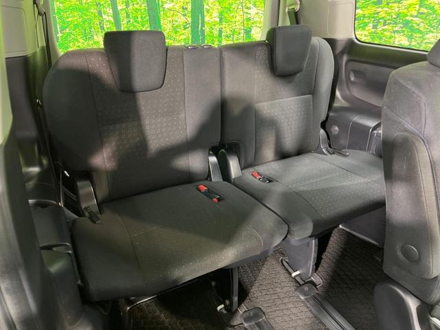 ヴォクシー ハイブリッドV 後席モニター バックカメラ 衝突被害軽減システム スマートキー LEDヘッド ビルトインETC クルコン オートライト デュアルエアコン Bluetooth CD DVD再生 フルセグ LEDフォグ(58枚目)