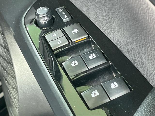 プリウス Sセーフティプラス SDナビ バックカメラ 衝突被害軽減システム コーナーセンサー スマートキー LEDヘッド ビルトインETC オートライト オートエアコン Bluetooth CD DVD再生 フルセグ(29枚目)