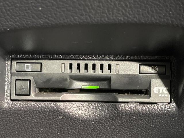 プリウス Sセーフティプラス SDナビ バックカメラ 衝突被害軽減システム コーナーセンサー スマートキー LEDヘッド ビルトインETC オートライト オートエアコン Bluetooth CD DVD再生 フルセグ(34枚目)