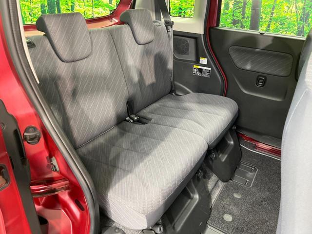後部座席も気になるようなキズ・汚れやへたり等、大きなダメージはなく、良好な状態です。