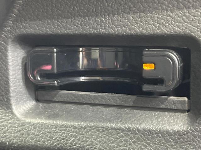 【ＥＴＣ】高速道路の料金所をストレスなく通過！話題のスポットやサービスエリアに多い「スマートＩＣ」利用時は必須のアイテムです。当店でセットアップを実施、ご納車当日からすぐにご利用いただけます！