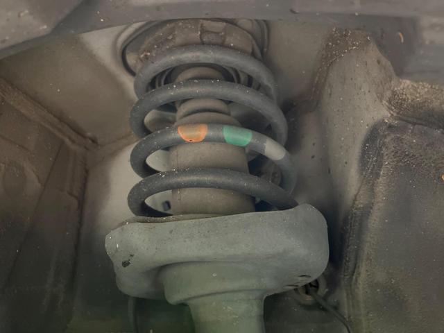 ステップワゴンスパーダ Ｚ　ナビ　両側電動ドア　バックカメラ　ＨＩＤヘッド　ビルトインＥＴＣ　クルコン　純正１６インチアルミ　オートライト　オートエアコン　Ｂｌｕｅｔｏｏｔｈ　ＣＤ　ＤＶＤ再生（27枚目）