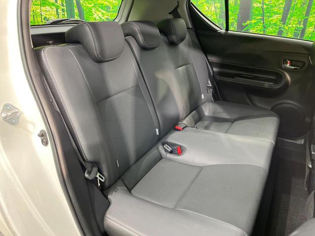 アクア Ｇブラックソフトレザーセレクション　バックカメラ　ハーフレザーシート　ＨＩＤヘッド　ＥＴＣ　純正１５インチアルミ　オートエアコン　ＣＤ　ＤＶＤ再生　地デジ（12枚目）