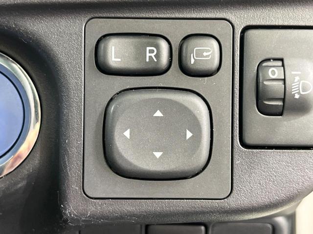 アクア Ｇブラックソフトレザーセレクション　バックカメラ　ハーフレザーシート　ＨＩＤヘッド　ＥＴＣ　純正１５インチアルミ　オートエアコン　ＣＤ　ＤＶＤ再生　地デジ（19枚目）