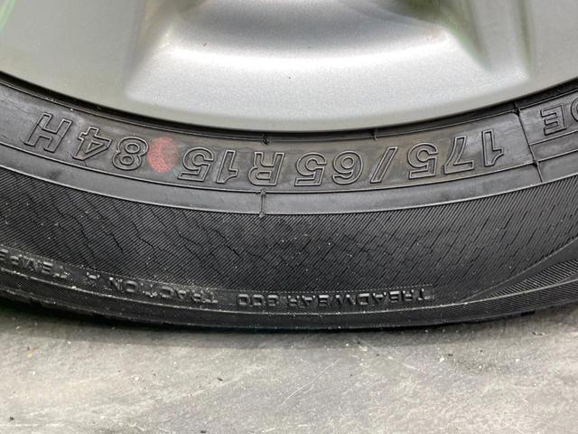 アクア Ｇブラックソフトレザーセレクション　バックカメラ　ハーフレザーシート　ＨＩＤヘッド　ＥＴＣ　純正１５インチアルミ　オートエアコン　ＣＤ　ＤＶＤ再生　地デジ（36枚目）