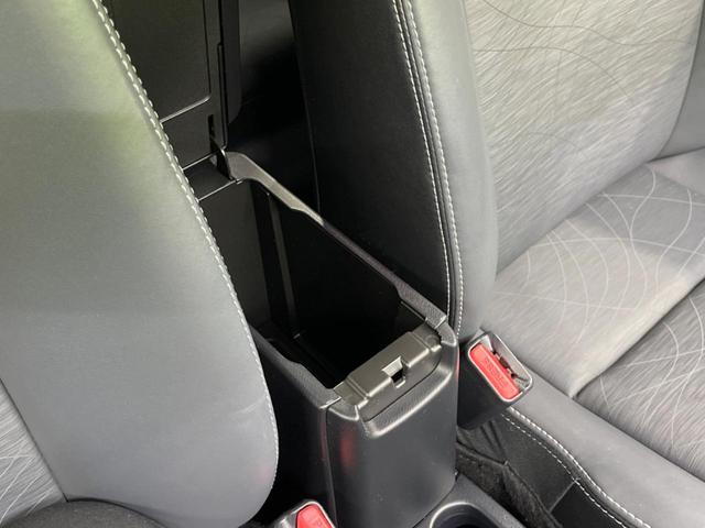 アクア Ｇブラックソフトレザーセレクション　バックカメラ　ハーフレザーシート　ＨＩＤヘッド　ＥＴＣ　純正１５インチアルミ　オートエアコン　ＣＤ　ＤＶＤ再生　地デジ（46枚目）