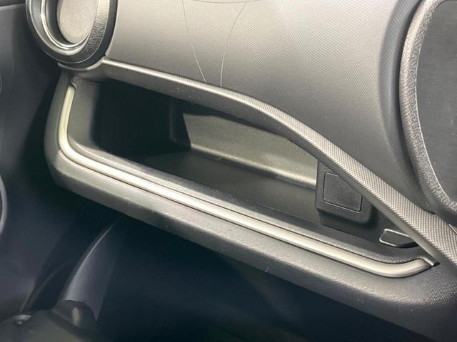 アクア Ｇブラックソフトレザーセレクション　バックカメラ　ハーフレザーシート　ＨＩＤヘッド　ＥＴＣ　純正１５インチアルミ　オートエアコン　ＣＤ　ＤＶＤ再生　地デジ（49枚目）