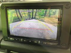 【バックカメラ】駐車時に後方がリアルタイム映像で確認できます。大型商業施設や立体駐車場での駐車時や、夜間のバック時に大活躍！運転スキルに関わらず、今や必須となった装備のひとつです！ 5