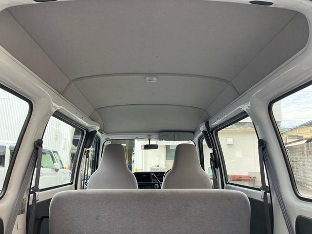 サンバーバン VB 2WD オートマ車 エアコン パワステ ラジオ 運転席エアバッグ ヘッドライトレベライザー 積載量350kg(26枚目)
