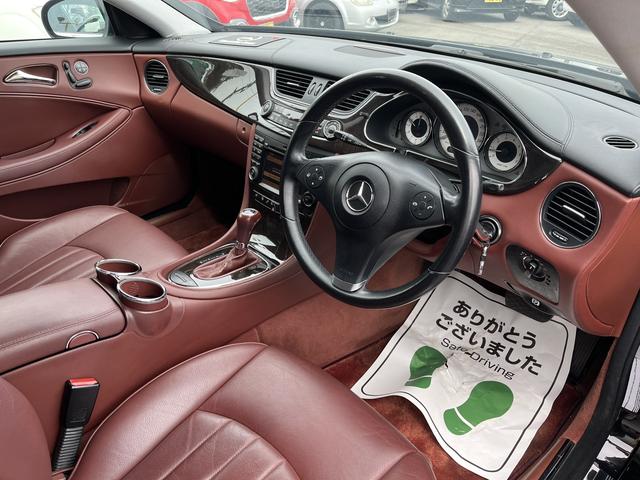 ＣＬＳクラス ＣＬＳ３５０　ＥＴＣ　クリアランスソナー　オートクルーズコントロール　ナビ　アルミホイール　オートライト　ＨＩＤ　サンルーフ　ＡＴ　シートヒーター　電動リアゲート　盗難防止システム　パワーシート　革シート　ＣＤ（21枚目）