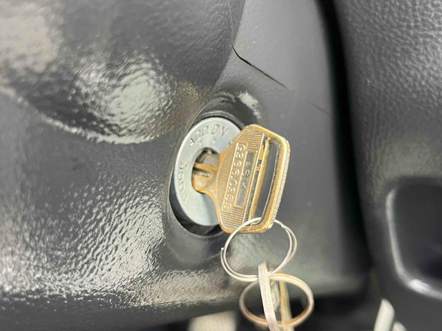 キャリイトラック  4WD 軽トラック MT エアコン パワーステアリング(7枚目)