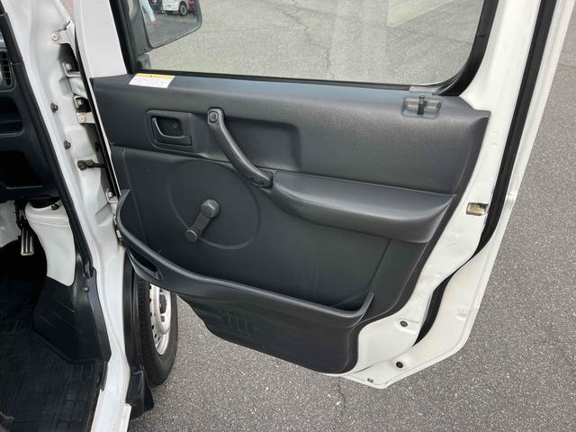 キャリイトラック  4WD 軽トラック MT エアコン パワーステアリング(19枚目)