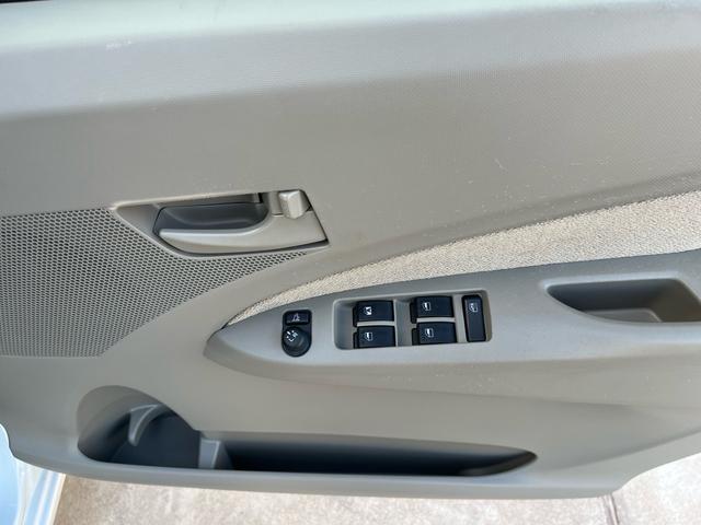 ステラ Ｌリミテッド　スマートアシスト　４ＷＤ　スマートキー　プッシュスタート　ナビ・ワンセグＴＶ　バックカメラ　ＥＴＣ　禁煙車　新品タイヤ装着　エコアイドル　社外１４インチＡＷ　盗難防止システム　衝突安全ボディ（40枚目）