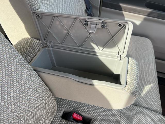 タント Ｘ　スマートキー　プッシュスタート　ナビ・フルセグＴＶ　左電動スライドドア　ＥＴＣ　禁煙車　新品バッテリー　エコアイドル　オートライト　ＵＶカットガラス　盗難防止システム　衝突安全ボディ（37枚目）