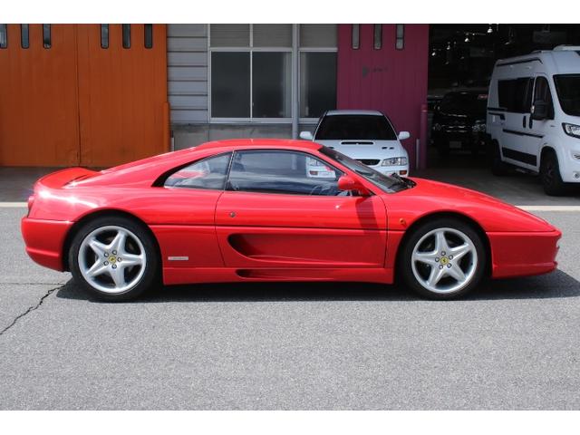 Ｆ３５５ ベルリネッタ　クラシケ認定車両　ディーラー車　ＸＲシャーシ　ロッソコルサ／ブラックレザーシート　純正１８インチアルミホイール（9枚目）