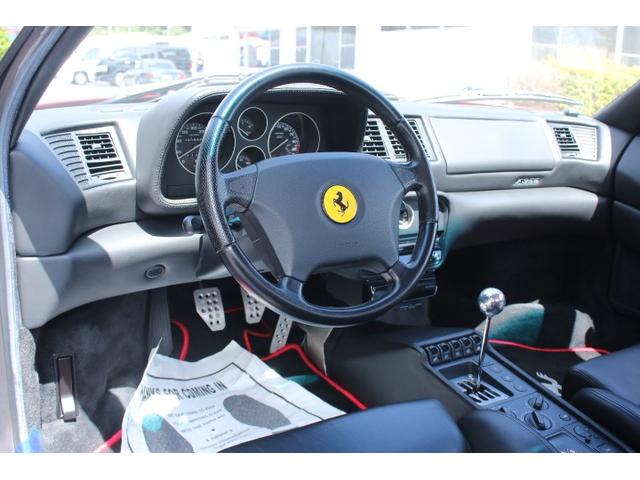 Ｆ３５５ ベルリネッタ　クラシケ認定車両　ディーラー車　ＸＲシャーシ　ロッソコルサ／ブラックレザーシート　純正１８インチアルミホイール（16枚目）