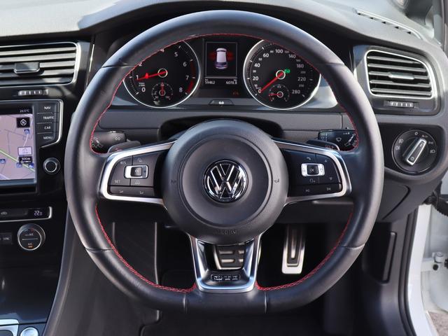 ゴルフＧＴＩ ベースグレード　純正ナビ　純正アルミホイール　ビルトインＥＴＣ　フロントドライブレコーダー　プッシュスタート　スマートキー　ＨＩＤヘッドライト　パドルシフト　フロアマット　サイドドアバイザー（10枚目）