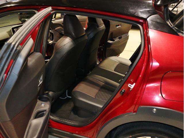 C-HR G LEDエディション クルーズコントロール バックカメラ 運転席・助手席シートヒーター ナビ ETC フルセグ Bluetooth LEDヘッドライト フロントフォグランプ スマートキー CD DVD 電動格納ミラー(30枚目)