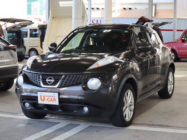 ジューク 16GT FOUR タイプV 4WD ターボ ナビ ETC スマートキー オートライト フロントフォグランプ 純正アルミホイール フルセグ 電動格納ミラー フロアマット サイドドアバイザー 運転席・助手席エアバック オートエアコン(2枚目)