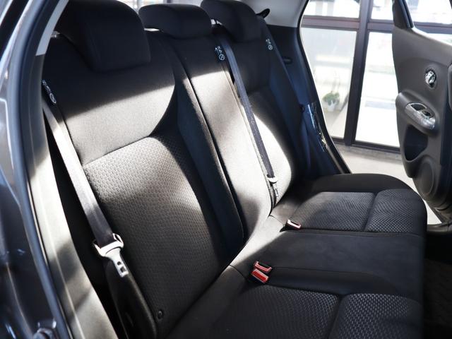 ジューク 16GT FOUR タイプV 4WD ターボ ナビ ETC スマートキー オートライト フロントフォグランプ 純正アルミホイール フルセグ 電動格納ミラー フロアマット サイドドアバイザー 運転席・助手席エアバック オートエアコン(9枚目)