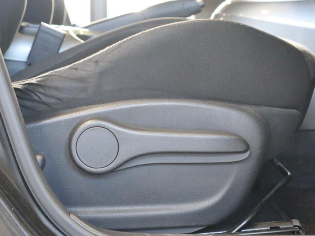 ジューク 16GT FOUR タイプV 4WD ターボ ナビ ETC スマートキー オートライト フロントフォグランプ 純正アルミホイール フルセグ 電動格納ミラー フロアマット サイドドアバイザー 運転席・助手席エアバック オートエアコン(39枚目)