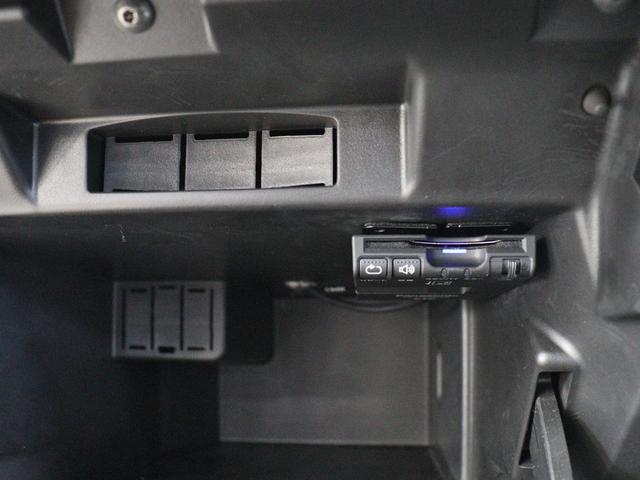 ジューク 16GT FOUR タイプV 4WD ターボ ナビ ETC スマートキー オートライト フロントフォグランプ 純正アルミホイール フルセグ 電動格納ミラー フロアマット サイドドアバイザー 運転席・助手席エアバック オートエアコン(40枚目)