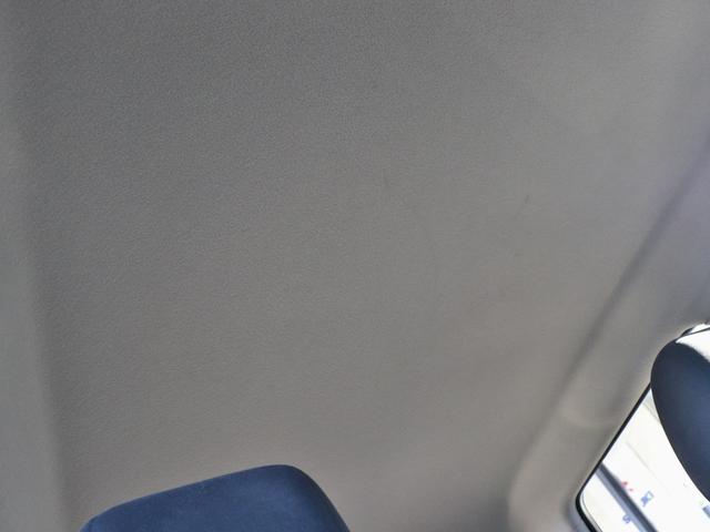 ジューク 16GT FOUR タイプV 4WD ターボ ナビ ETC スマートキー オートライト フロントフォグランプ 純正アルミホイール フルセグ 電動格納ミラー フロアマット サイドドアバイザー 運転席・助手席エアバック オートエアコン(49枚目)