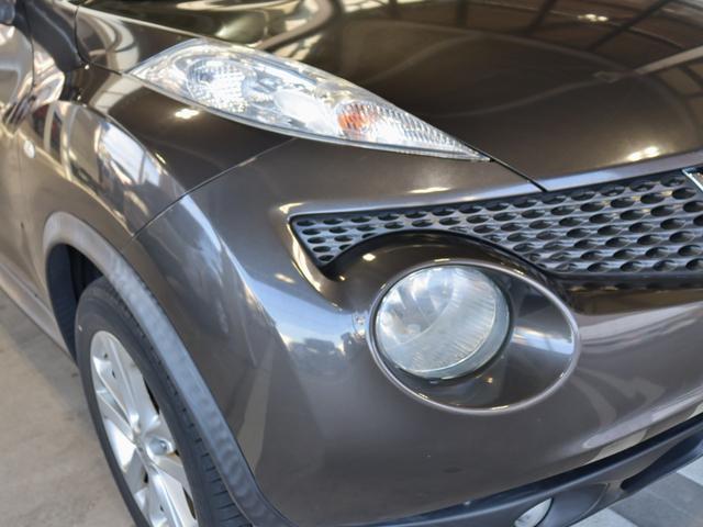 ジューク 16GT FOUR タイプV 4WD ターボ ナビ ETC スマートキー オートライト フロントフォグランプ 純正アルミホイール フルセグ 電動格納ミラー フロアマット サイドドアバイザー 運転席・助手席エアバック オートエアコン(50枚目)