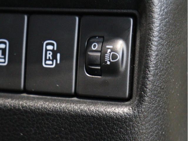 スペーシア ハイブリッドＸ　衝突被害軽減システム　両側パワースライドドア　８インチナビ　運転席シートヒーター　ＥＴＣ　天井サーキュレーター　オートライト　スマートキー　フルセグ　Ｂｌｕｅｔｏｏｔｈ　ＵＳＢ入力端子　フロアマット（17枚目）