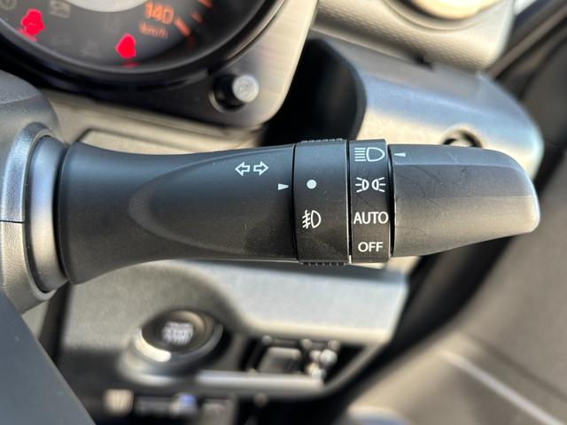ジムニー XC グレッディマフラー シートカバー ナビ バックモニター ロッソモデロ トーヨータイヤオープンカントリー(25枚目)