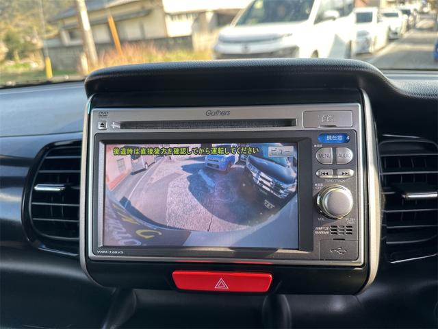 Ｎ－ＢＯＸカスタム Ｇ・ターボパッケージ　ＥＴＣ　バックカメラ　両側電動スライドドア　ナビ　ＴＶ　オートクルーズコントロール　オートライト　ＨＩＤ　スマートキー　電動格納ミラー　ベンチシート　ＣＶＴ　盗難防止システム　ＡＢＳ　ＥＳＣ　ＣＤ（5枚目）