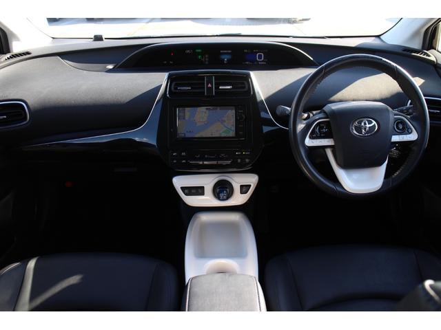 プリウス Ａツーリングセレクション　レザーシート　シートヒーター　純正ナビＴＶ　バックカメラ　オートクルーズ　ドライブレコーダー　スマートキー　コーナーセンサー　スペアキー（3枚目）