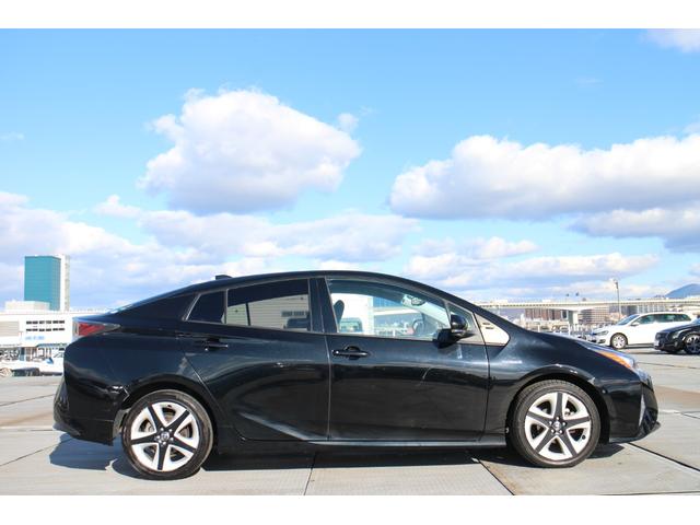 プリウス Ａツーリングセレクション　レザーシート　シートヒーター　純正ナビＴＶ　バックカメラ　オートクルーズ　ドライブレコーダー　スマートキー　コーナーセンサー　スペアキー（9枚目）