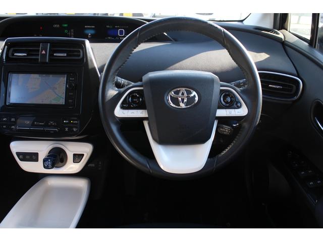 プリウス Ａツーリングセレクション　レザーシート　シートヒーター　純正ナビＴＶ　バックカメラ　オートクルーズ　ドライブレコーダー　スマートキー　コーナーセンサー　スペアキー（12枚目）