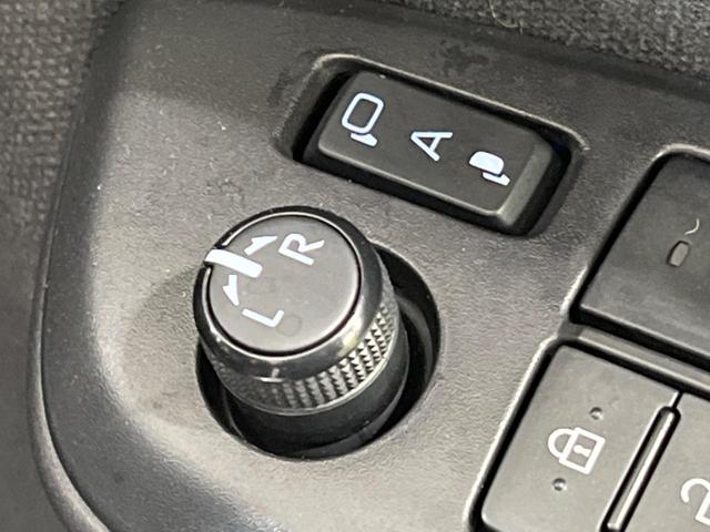 X トヨタセーフティーセンス 禁煙車 SDナビ バックカメラ Bluetooth再生 スマートキー オートマチックハイビーム 車線逸脱警報 オートライト プライバシーガラス 盗難防止装置 ETC(29枚目)