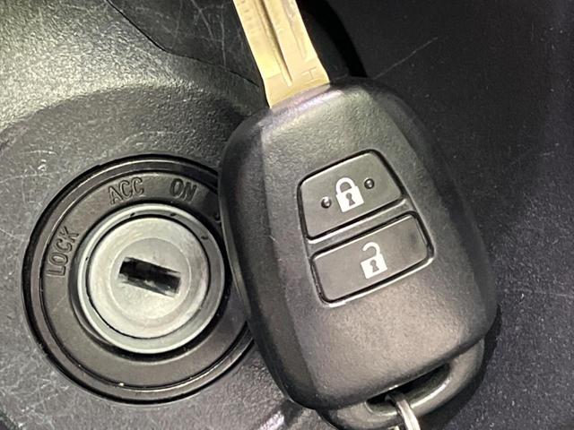 S トヨタセーフティーセンス SDナビ ETC 禁煙車 Bluetooth再生 横滑り防止装置 車線逸脱防止装置 オートエアコン 電動格納ミラー パワーウィンドウ パワーステアリング(7枚目)