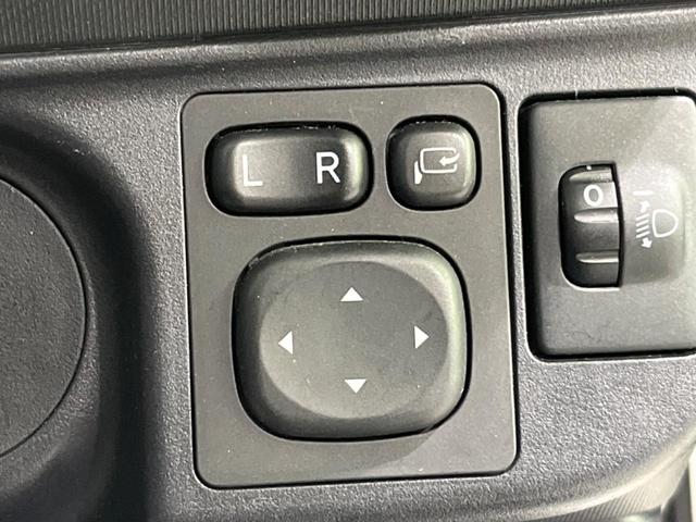 S トヨタセーフティーセンス SDナビ ETC 禁煙車 Bluetooth再生 横滑り防止装置 車線逸脱防止装置 オートエアコン 電動格納ミラー パワーウィンドウ パワーステアリング(34枚目)