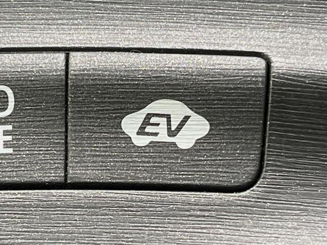 プリウス Ｓ　ＳＤナビ　バックカメラ　禁煙車　ドラレコ　スマートキー　ＥＴＣ　オートライト　オートエアコン　Ｂｌｕｅｔｏｏｔｈ　ＣＤ再生　地デジ　ステアリングスイッチ　フォグライト　プライバシーガラス　盗難防止装置（29枚目）